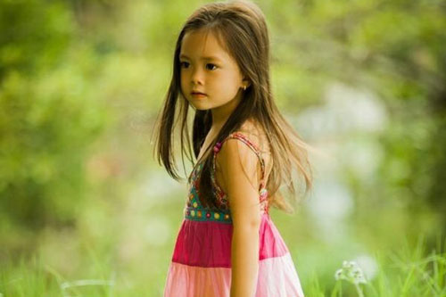 Con gái 6 tuổi 'lai Tây' xinh đẹp của Đoan Trang nói 3 thứ tiếng