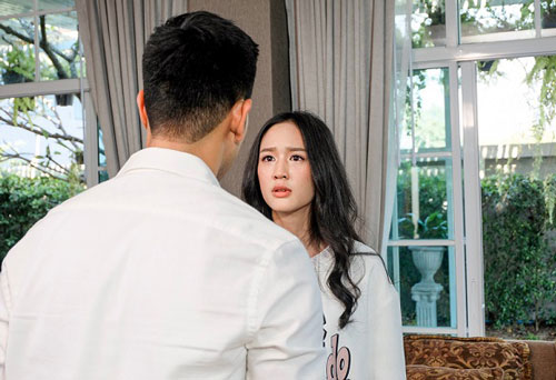 Chia tay chồng cũ vì anh vô sinh, 4 năm sau gặp lại, tôi 'choáng váng' khi anh đã dắt tay 3 đứa con, còn hỏi ngược tôi đã kết hôn và có con chưa?