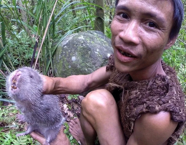 “Tarzan Việt Nam” Hồ Văn Lang