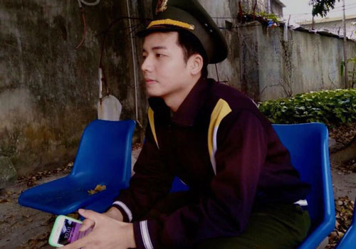 “Soái ca công an chốt kiểm dịch” vừa điển trai lại hát hay