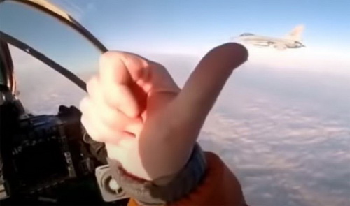 Phi công MiG-31 Nga "chào mừng" F-16 NATO trong nhiệm vụ hộ tống