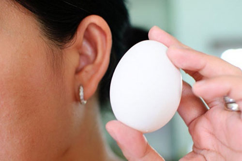 Mua tr&#x1EE9;ng v&#x1ECB;t l&#x1ED9;n ch&#x1EC9; c&#x1EA7;n nh&#xEC;n v&#x1ECF; v&#xE0;i gi&#xE2;y, bi&#x1EBF;t ngay &#x111;&#xE2;u l&#xE0; qu&#x1EA3; m&#x1EDB;i v&#xE0; non, &#x111;&#x1EA3;m b&#x1EA3;o &quot;b&#xE1;ch ph&#xE1;t b&#xE1;ch tr&#xFA;ng&quot;