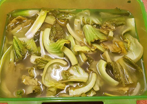 Người phụ nữ 65 tuổi tử vong đột ngột sau bữa ăn, bác sĩ "tố cáo" 4 thực phẩm để càng lâu càng dễ ngộ độc nhưng nhiều người không biết