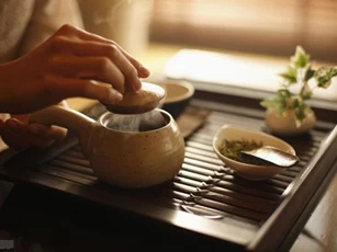 Những quy tắc cần hiểu khi uống trà, hãy học 10 phép xã giao nếu không muốn bị 'mất mặt'
