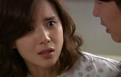 Cô bạn đồng nghiệp vừa khoe người yêu giỏi giang, chiều chuộng, tôi xem ảnh thì rơi rụng chân tay