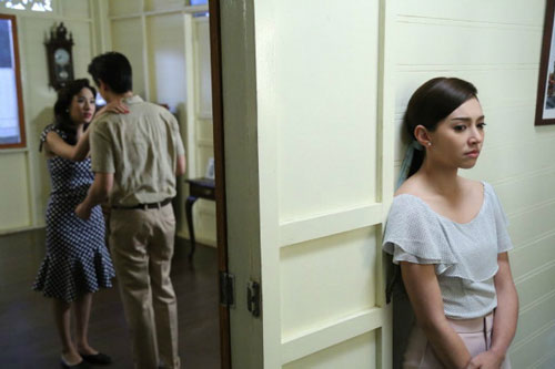 Nửa đêm bỗng nghe tiếng loảng xoảng phát ra từ phòng anh trai, tôi hốt hoảng chạy lên rồi chết trân khi thấy chị dâu váy áo xộc xệch ngất xỉu dưới sàn nhà