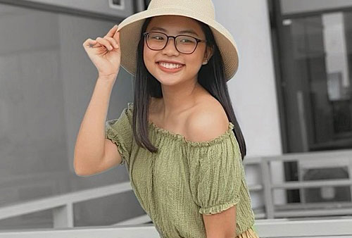 Phương Mỹ Chi nhăn nhó khi bị chê già hơn tuổi