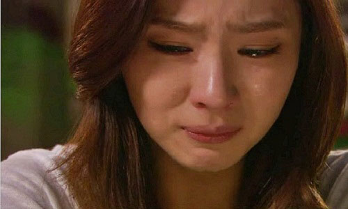 Cuộc điện thoại vội vàng của mẹ chồng với em chồng lúc nửa đêm khiến tôi run rẩy thở không ra hơi