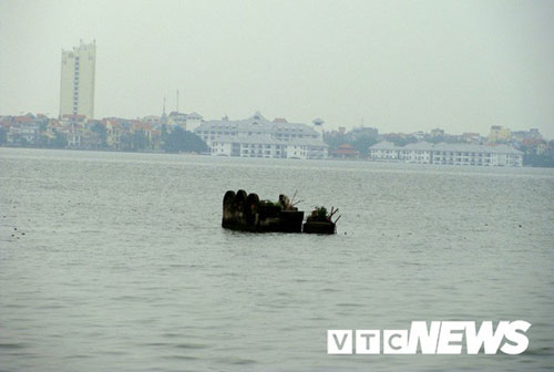 Gi&#x1EA3;i m&#xE3; b&#xED; &#x1EA9;n v&#x1EC1; nh&#x1EEF;ng ng&#xF4;i m&#x1ED9; c&#x1ED5; tho&#x1EAF;t &#x1EA9;n tho&#x1EAF;t hi&#x1EC7;n gi&#x1EEF;a s&#x1B0;&#x1A1;ng kh&#xF3;i H&#x1ED3; T&#xE2;y