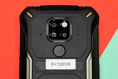 DooGee S68 Pro sở hữu 3 camera sau với độ phân giải 21 MP, 8 MP và 8 MP.