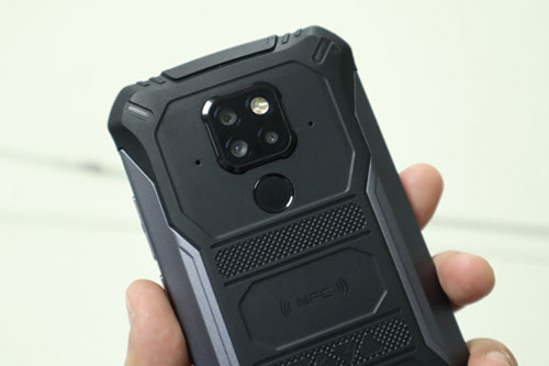 Smartphone chống nước RAM 6 GB, pin 6.300 mAh, giá rẻ bất ngờ