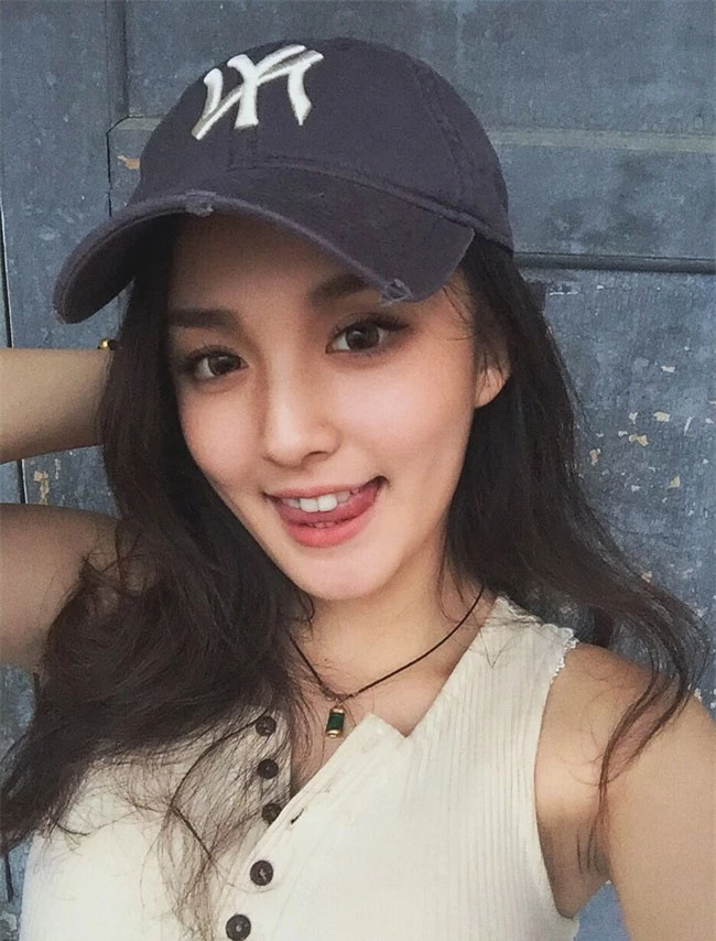 Ngắm nhìn nhan sắc cô gái Trung Quốc được ví đẹp như nữ thần - 4