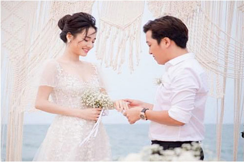 Hình ảnh buổi lễ đính hôn của Nhã Phương – Trường Giang mới được hé lộ khiến fan thích thú