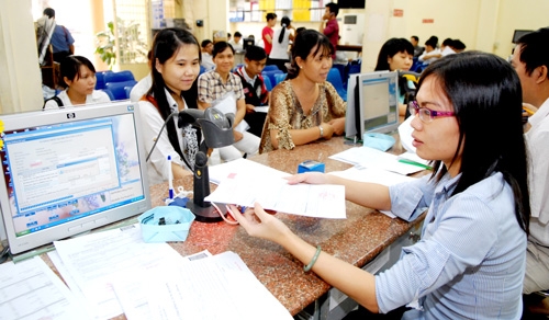 Covid-19: Chính phủ xem xét giảm một loạt thuế, phí cho doanh nghiệp và người dân