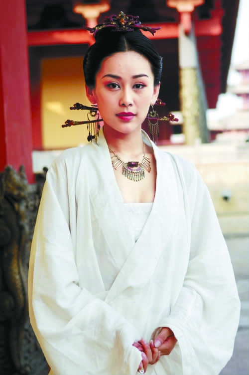 Khó có thể coi Tây Thi (Châu Dương) là một người đẹp nghiêng nước nghiêng thành. Khó có thể coi Tây Thi (Châu Dương) là một người đẹp nghiêng nước nghiêng thành.