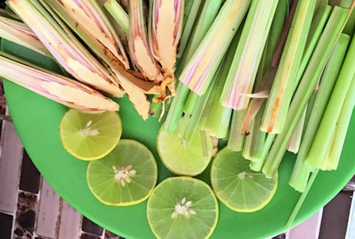 Cho 3 thứ này vào nước nóng để xông hơi mặt, bao nhiêu mụn đều biến mất mà da lại trắng mịn, sạch tàn nhang