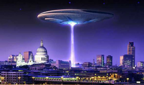 'Đĩa bay' khổng lồ lơ lửng suốt 10 giờ trên bầu trời Trung Quốc