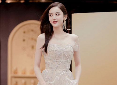 Mỹ nhân Tân Cương Cổ Lực Na Trát xinh đẹp như nàng công chúa bất chấp gu nữ tính hay cá tính