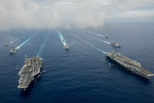 Hải quân Iran bao vây, uy hiếp nhóm tàu cực mạnh của Mỹ, đạn đã lên nòng, căng thẳng tột độ