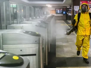 Gần 100 phóng viên tại Nga nhiễm COVID-19