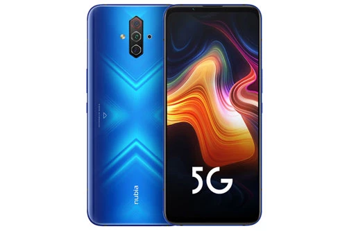 Sức mạnh phần cứng của ZTE Nubia Play 5G đến từ chip Qualcomm Snapdragon 765G (7 nm). Vi xử lý này có 8 nhân, xung nhịp tối đa 2,4 GHz, GPU Adreno 620. RAM 6 GB/ROM 128 GB, RAM 8 GB/ROM 128 GB, RAM 8 GB/ROM 256 GB, không có khay cắm thẻ microSD. Hệ điều hành Android 10.0, được tùy biến trên giao diện Nubia UI 8.0.