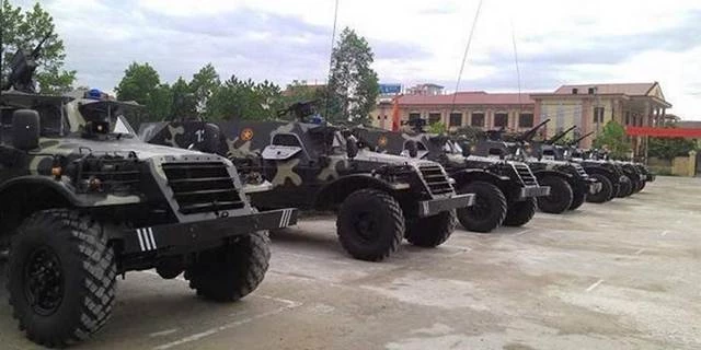 xe BTR-152