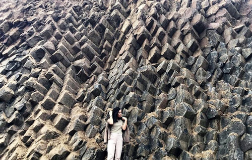 Ngỡ ngàng trước vẻ đẹp tự nhiên của gành Đá Dĩa trên núi