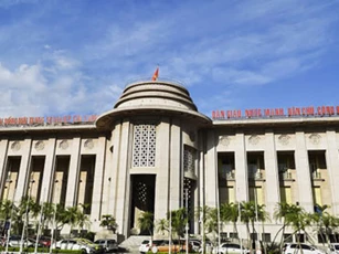 Ngân hàng cắt giảm chi phí lương thưởng, cổ tức để giảm lãi suất cho vay
