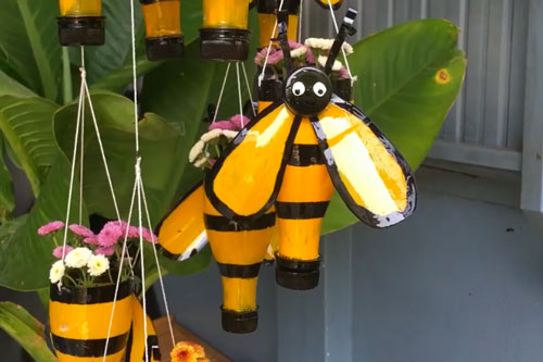 CLIP: Hướng dẫn làm chậu hoa hình những chú ong độc đáo trang trí vườn nhà