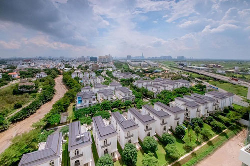 Bất động sản tung chiêu thu hút nhà đầu tư, liệu có khả quan?