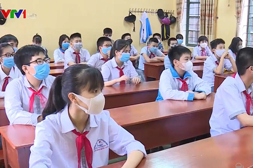 Học sinh, sinh viên đi học phải đeo khẩu trang, ngồi cách nhau ít nhất 1,5m