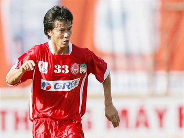 Đội hình 11 cầu thủ Việt Nam từng thi đấu ở nước ngoài - 4
