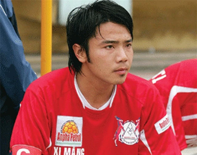 Đội hình 11 cầu thủ Việt Nam từng thi đấu ở nước ngoài - 5