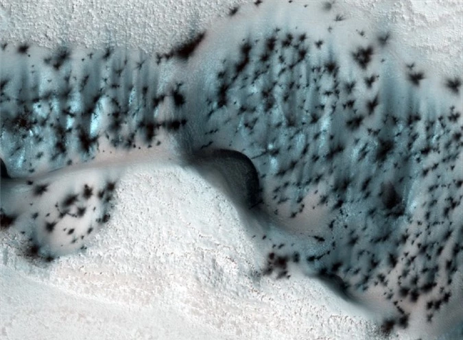Những điểm giống nhau đến kì lạ giữa Trái Đất và 'người anh em' Sao Hỏa - 1