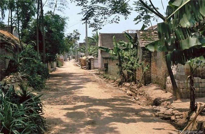 quay nguoc thoi gian ve tham lang tranh dong ho nam 1992