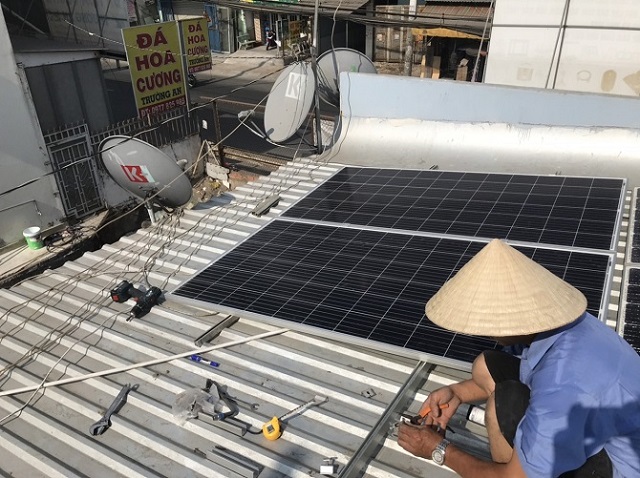 Những lưu ý quan trọng để đảm bảo an toàn và hiệu suất cao khi lắp đặt điện mặt trời trên mái nhà 