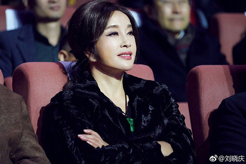 Bất ngờ trước nhan sắc thật của "mỹ nhân không tuổi" Lưu Hiểu Khánh