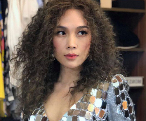 Cuối cùng cũng có ngày chị đẹp Mỹ Tâm đạt đến cảnh giới nhan sắc nhờ tóc xù mì