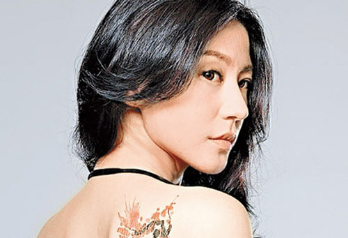 Để tình yêu cho số phận, Lưu Tâm Dĩnh nghĩ chuyện nhận con nuôi