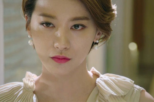 Tình cờ nghe được câu hỏi của mẹ chồng, tôi buồn cười lắm nhưng vẫn phải nín nhịn, ngờ đâu một tuần sau lại phải “bó tay toàn tập" trước lời tỉ tê khuyên giải của bà