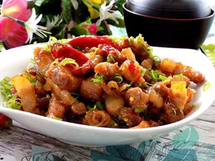 Cách làm món thịt rim mắm sả béo ngậy, đưa cơm cho cả nhà