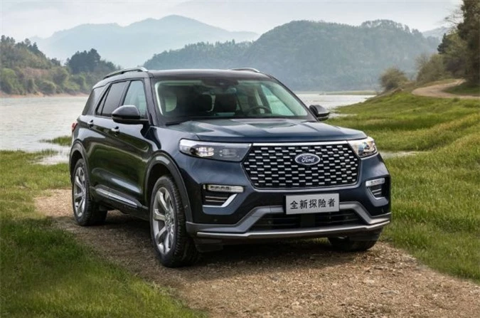 Ford Explorer Platinum 2020.