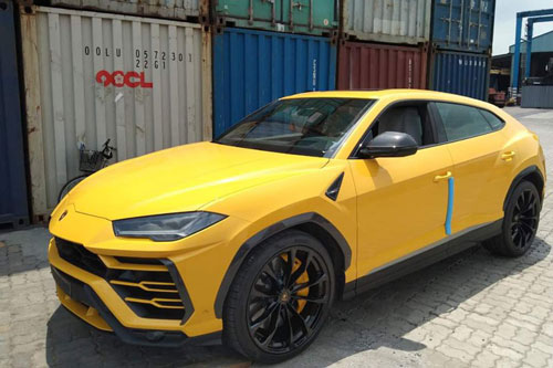 Cận cảnh Lamborghini Urus 4 chỗ đầu tiên về Việt Nam