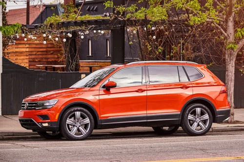 2. Volkswagen Tiguan (doanh số: 4.507 chiếc).