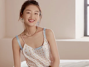 Chu Đông Vũ bị chê khi làm mẫu Victoria’s Secret