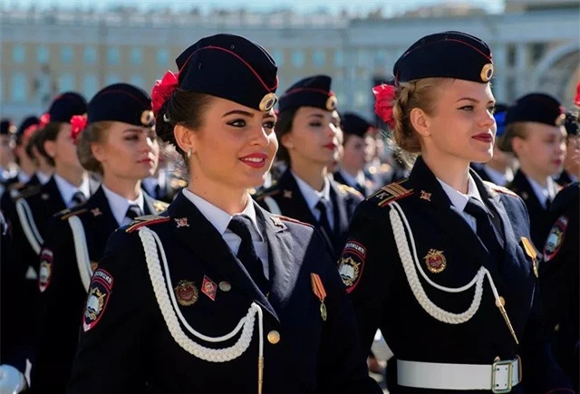 Những “bông hồng thép” trong lực lượng vũ trang Nga - 1