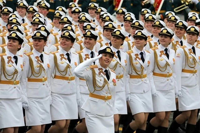 Những “bông hồng thép” trong lực lượng vũ trang Nga - 7