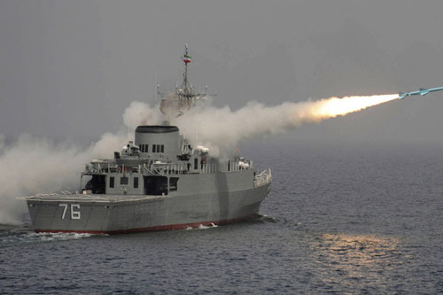 Báo Mỹ: Trước khi nổ súng, ông Trump hãy nhớ Iran đã có thứ vũ khí đáng sợ hơn trước nhiều lần