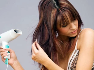 Những sai lầm thường gặp khi dùng máy sấy tóc