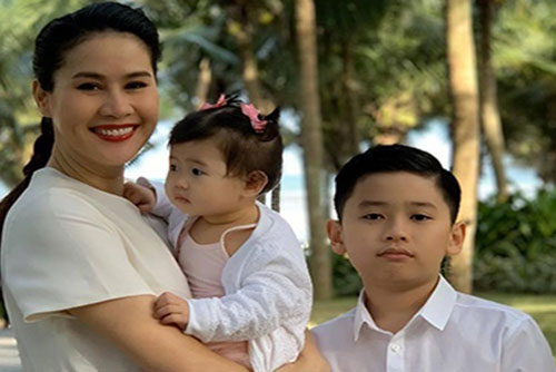 Con gái Thân Thúy Hà mạnh mẽ giống mẹ